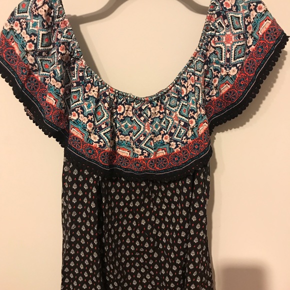 Womens size large off the shoulder or on summer blouse - Picture 3 of 4